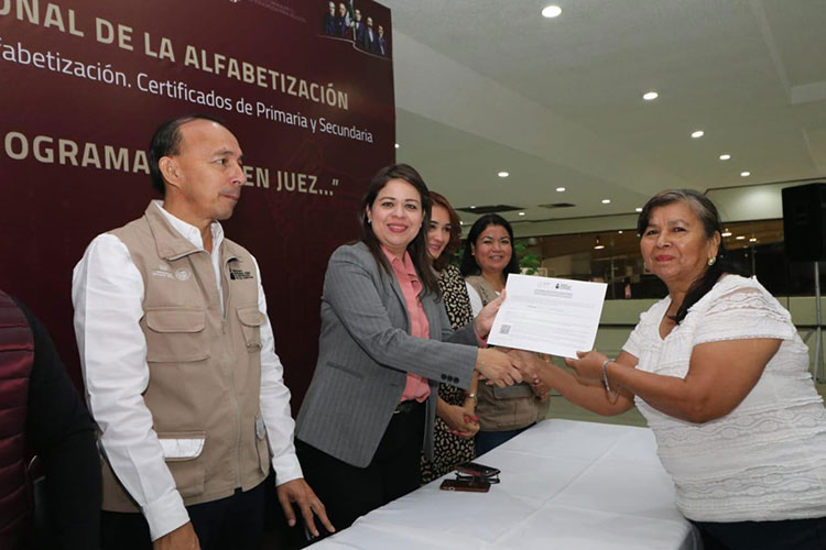 Inaugura Cucho Nader Área gastronómica de las “Tortas de la Barda”