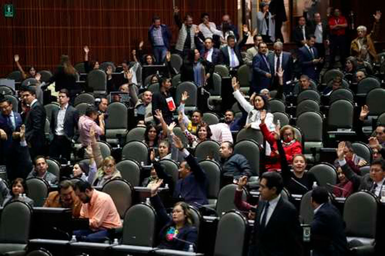 Avalan diputados legalizar 18 millones de autos “chocolates”