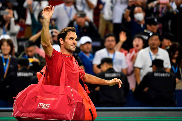 Federer cae ante Zverev y queda fuera de Shanghái