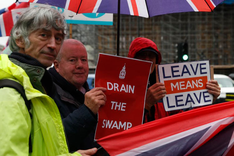 Johnson afronta votaciones sobre su plan de Brexit