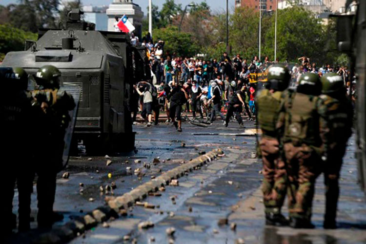 Aumentan a 11 los muertos por disturbios en Chile