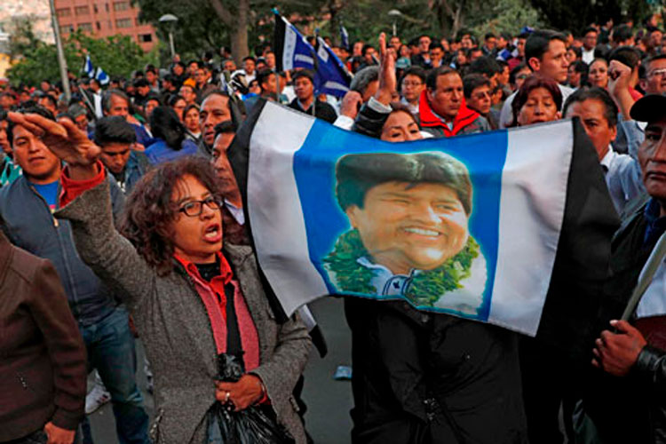 Evo Morales gana comicios en Bolivia; hay disturbios
