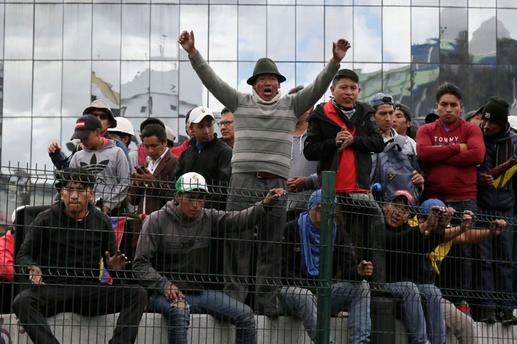 Ecuador inicia feriado nacional con incertidumbre política