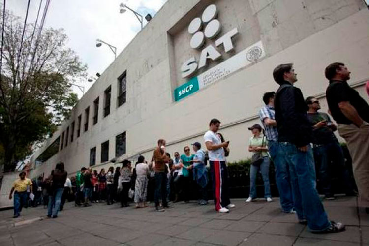 Descarta AMLO persecución por falsas facturas