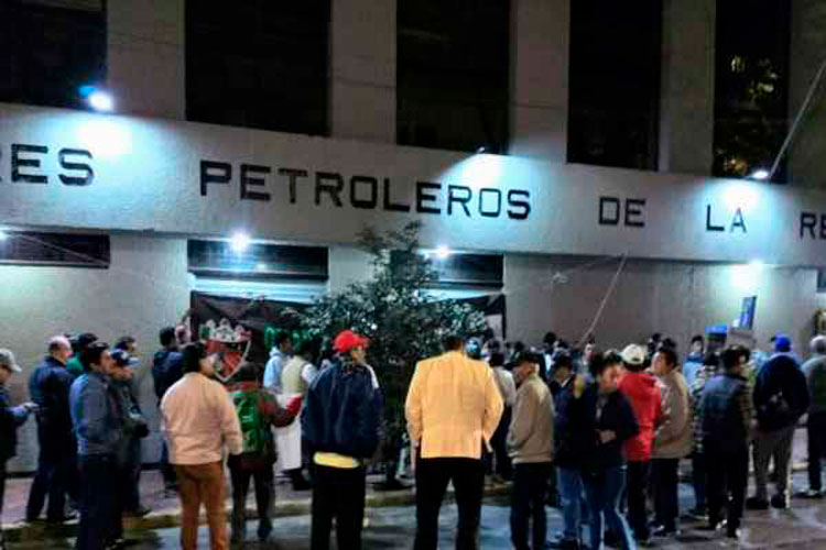 Opacidad, signo de las jugosas aportaciones de Pemex al STPRM