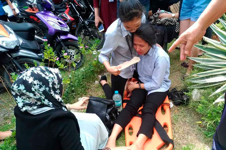 Seis muertos y decenas de heridos tras un sismo en Filipinas