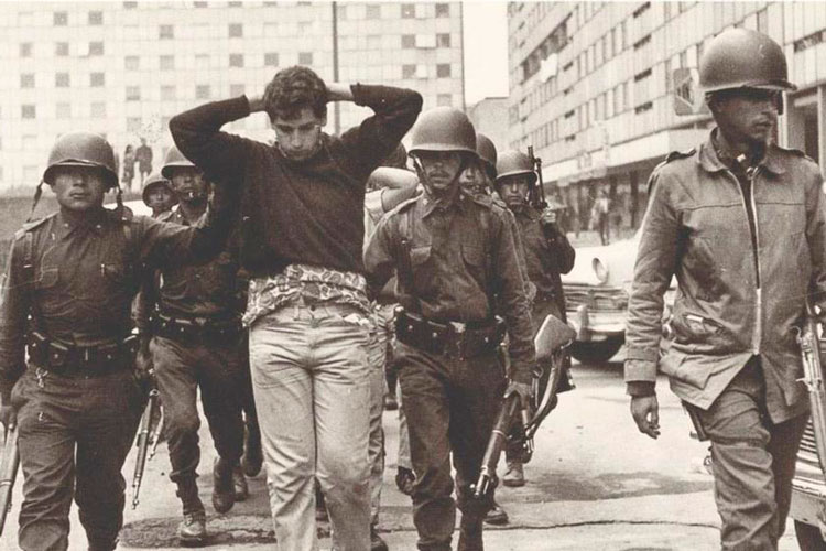 ‘Nunca más una represión, una tortura… nunca más un 68’