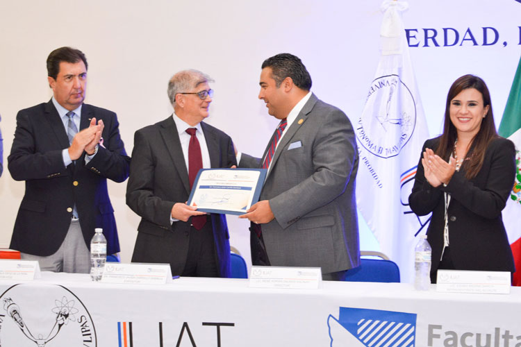 Presenta UAT: “Nuevo Laredo, ciudad del conocimiento aduanero”