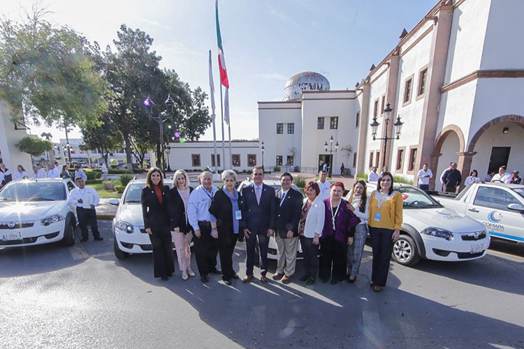 Entrega Rivas 5 unidades nuevas a COMAPA