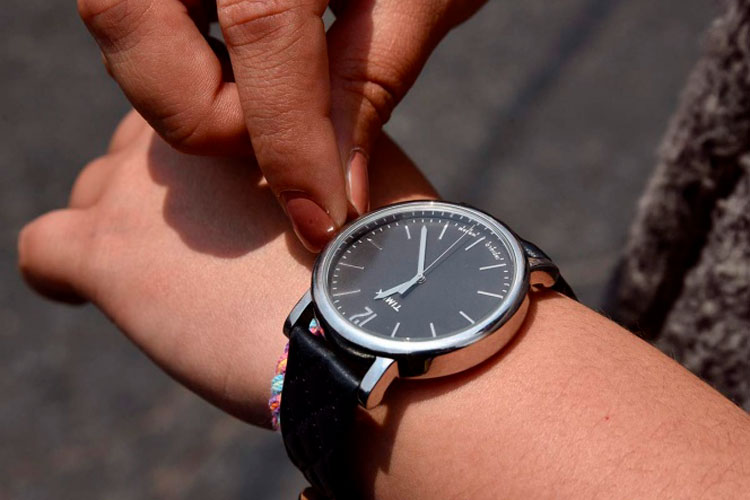Senado analiza modificar o desaparecer el horario de verano