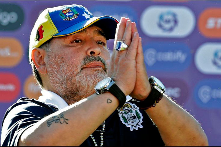 Maradona renuncia como técnico de Gimnasia y Esgrima La Plata