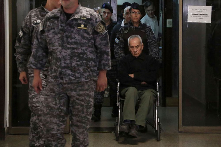 Argentina: duras condenas a dos curas por abuso de menores