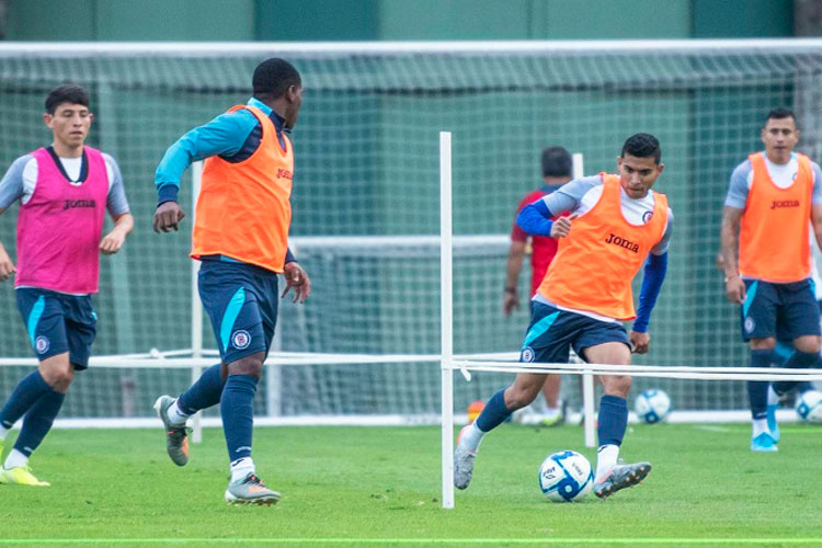 Orbelín Pineda pide no lamentarse en Cruz Azul
