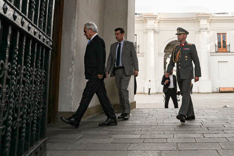 Chile: oposición rechaza anuncio sobre nueva constitución