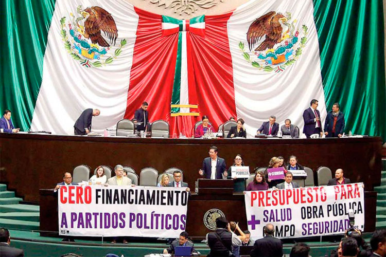 Desechan recorte a dinero para partidos