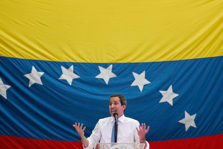 Oposición venezolana se resiste a pacto para red eléctrica