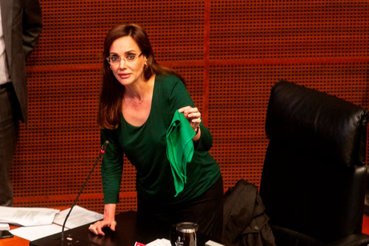 Morena pide expulsar a Lilly Téllez de bancada en el Senado