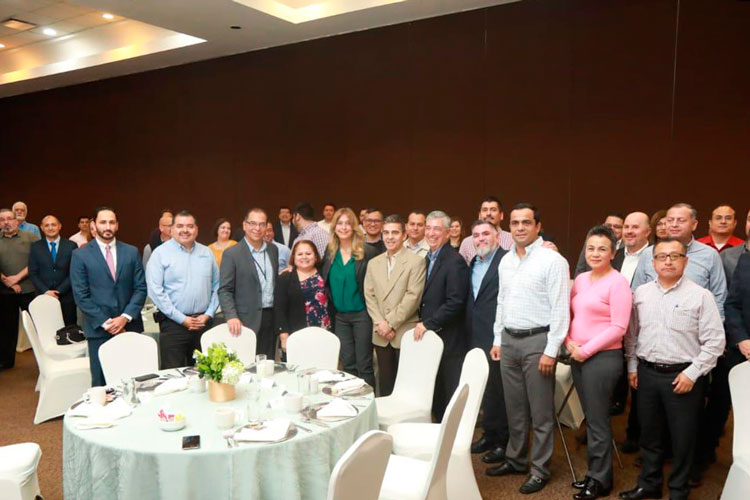 Se reúne Maki Ortíz con sector industrial manufacturero