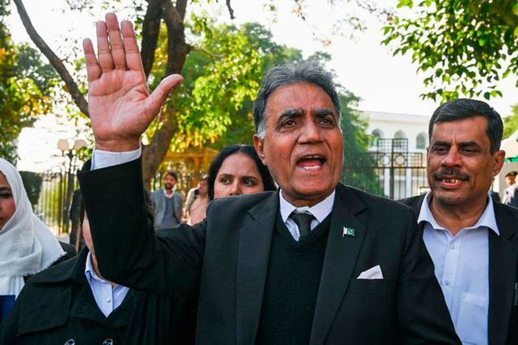 Pakistán condena a muerte al ex presidente Musharraf