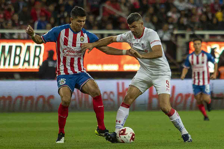 Toluca le hace una ‘diablura’ a Chivas