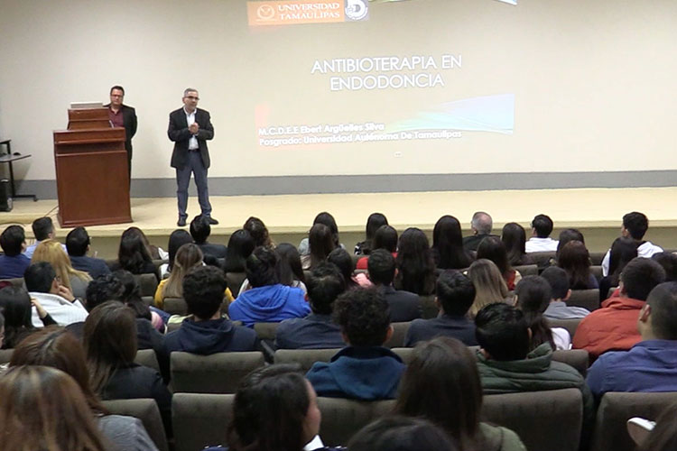Presentó la UAT con éxito conferencias del posgrado en Endodoncia