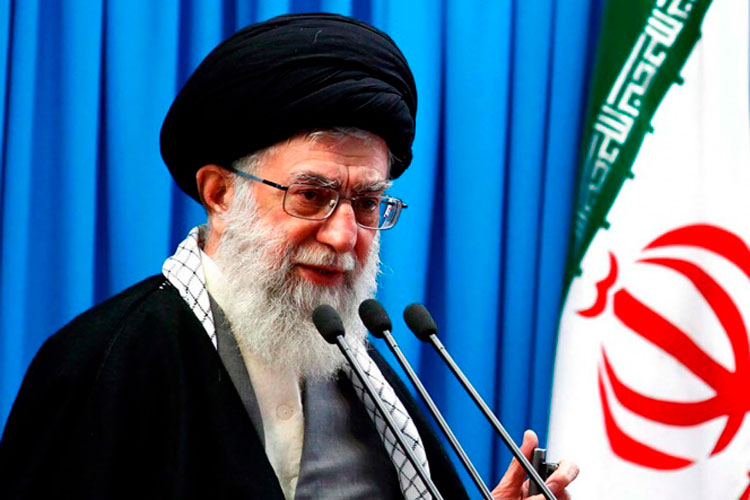 Trump es un ‘payaso’ que finge apoyar a iraníes: Jamenei