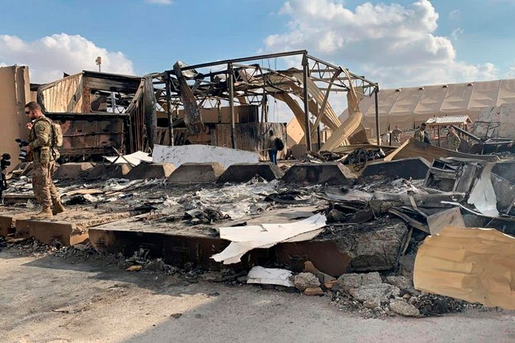 Soldados de EEUU retiran escombros de base tras ataque iraní