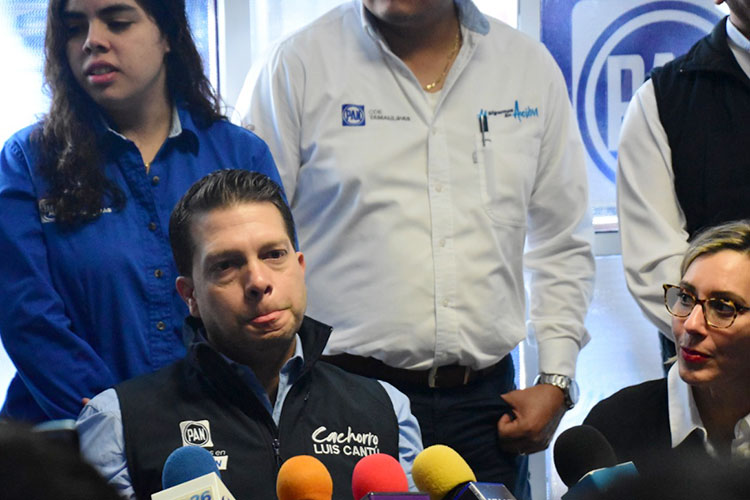 Respalda SNTE suspensión de maestro en Escuela Ford 74