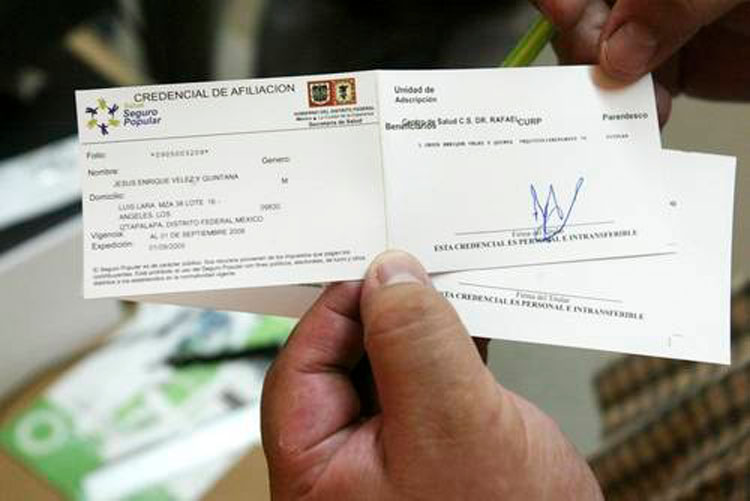 Opacidad y desvío de recursos, lastres del Seguro Popular