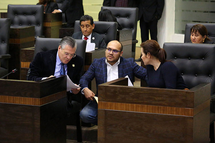 Requieren Hospitales mejores insumos, reclama Ramos Ordoñez