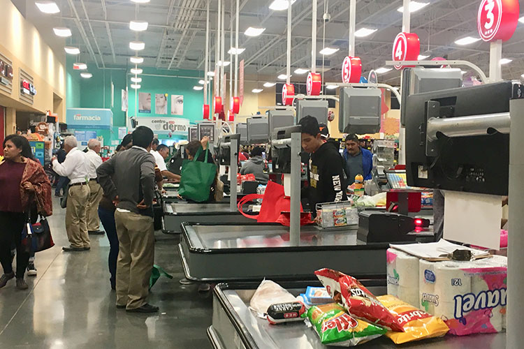 Después de 30 años, bolsas de plástico desaparecen de las tiendas