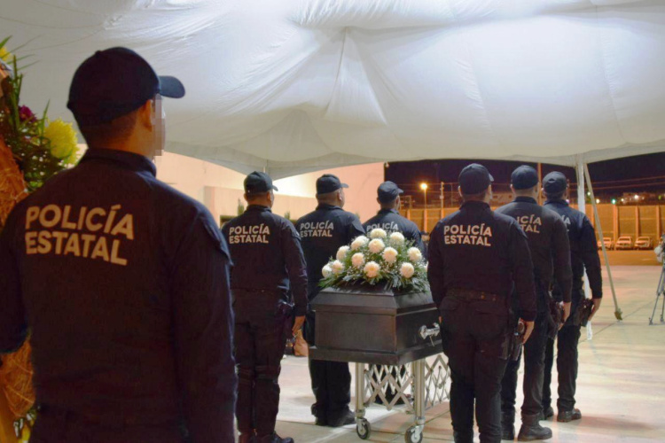 Rinden homenaje a Policía caído en Nuevo Laredo