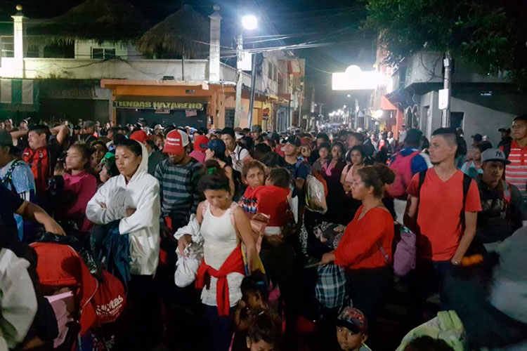 Piden migrantes a López Obrador libre tránsito y empleos