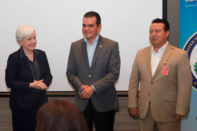 Demuestran confianza en Laredos Cónsul y Rivas