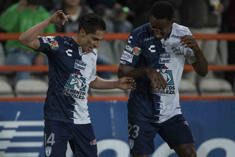 Pachuca hace valer su localía frente a Tigres