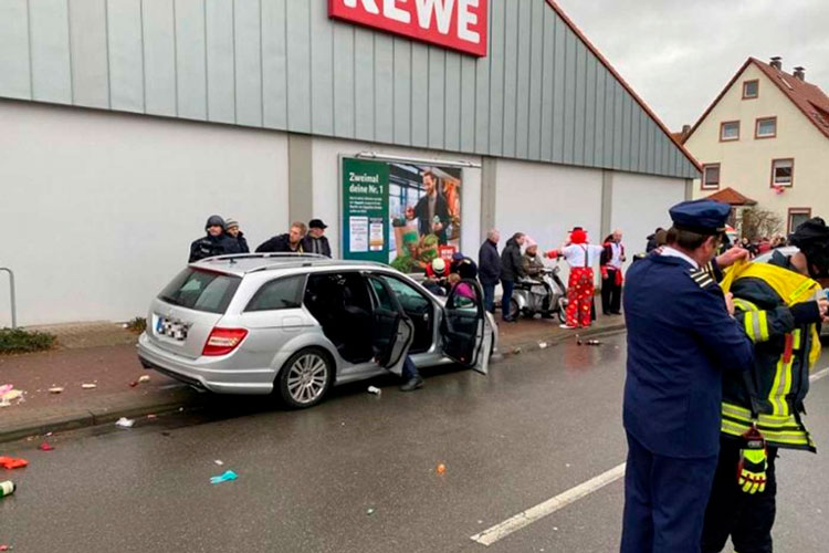 Atropello durante desfile en Alemania deja varios heridos