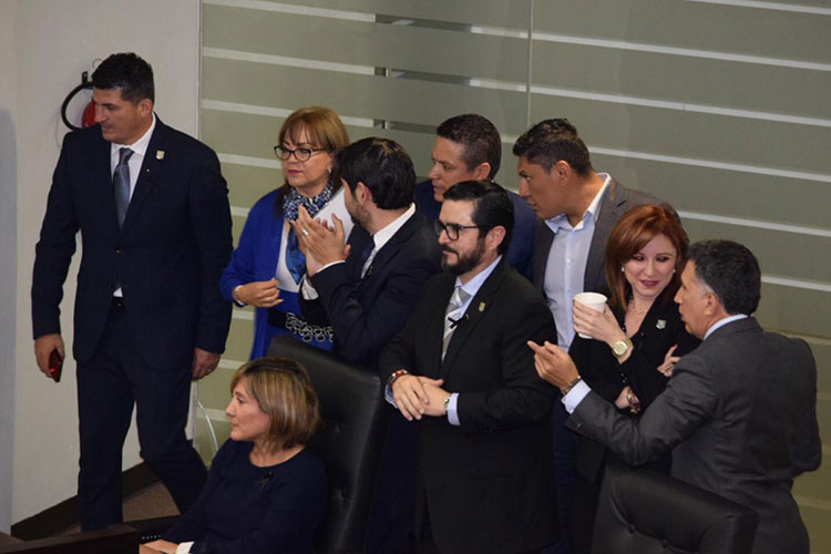 Se revelan obreros de APTIV; Protesta es ilegitima: ST