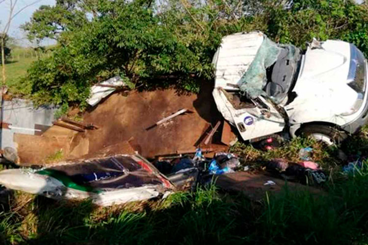 Vuelca camión con migrantes; un muerto y 45 heridos