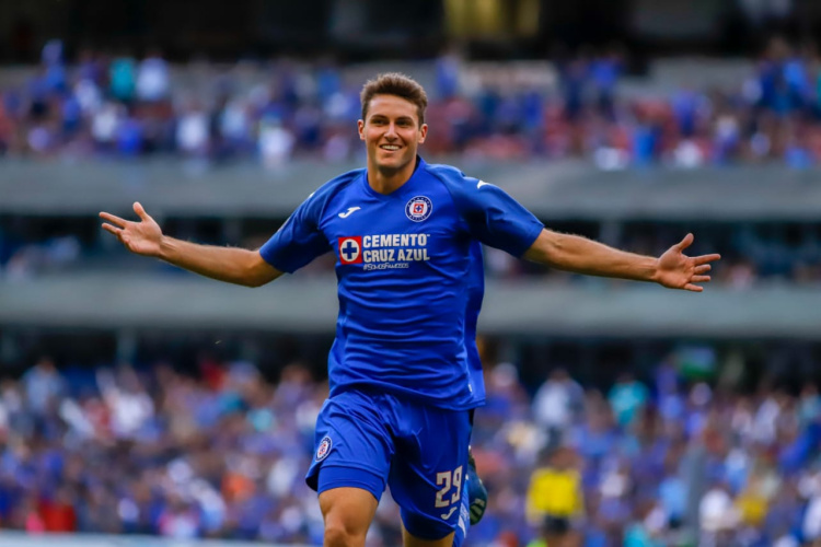 Cruz Azul derrota a los Tuzos en el estadio Azteca