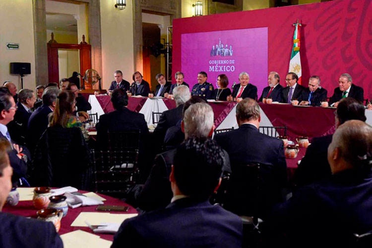 Empresarios ponen $1,500 mdp para 3 millones de cachitos del avión