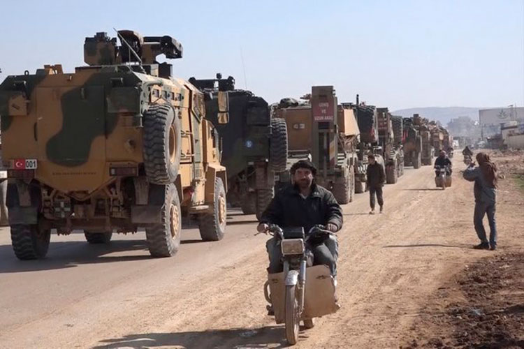 Siria: Turquía refuerza a sus tropas, mueren soldados rusos