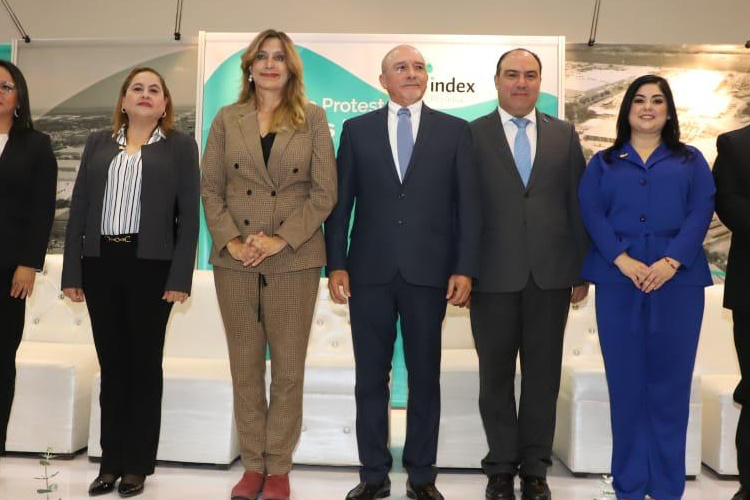 Participa Maki Ortiz en toma de protesta de Asociación de Maquiladoras