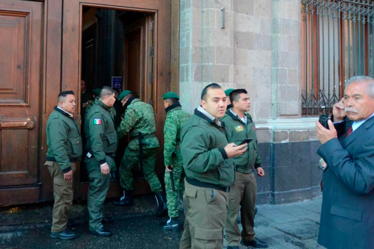 Evalúan crear cuerpo de seguridad para oficinas de gobierno