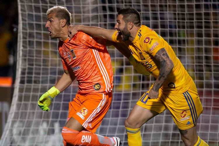 Nahuel se viste de héroe y evita papelón de Tigres