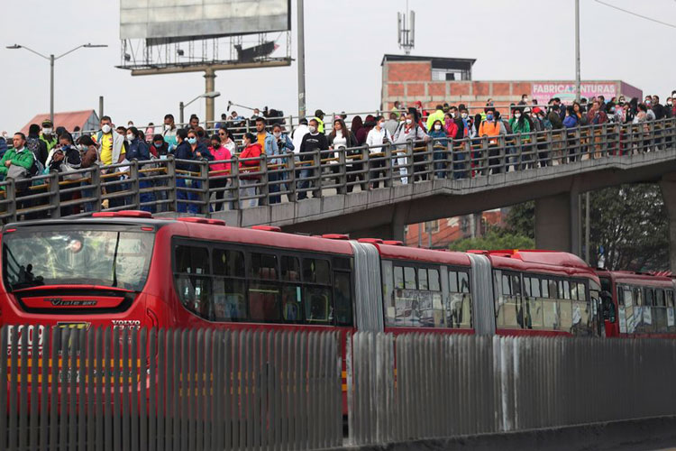 Colombia y Panamá inician cuarentena por COVID-19