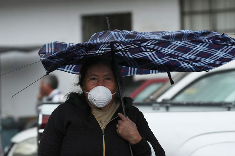 COVID-19: Ecuador aplica sanciones, Chile declara catástrofe