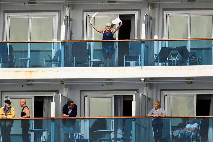 California prepara desembarco de crucero afectado por virus