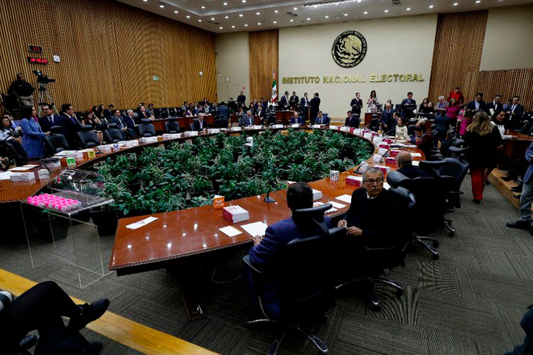 Fuera, cuatro militantes partidistas; aspiraban a consejeros del INE