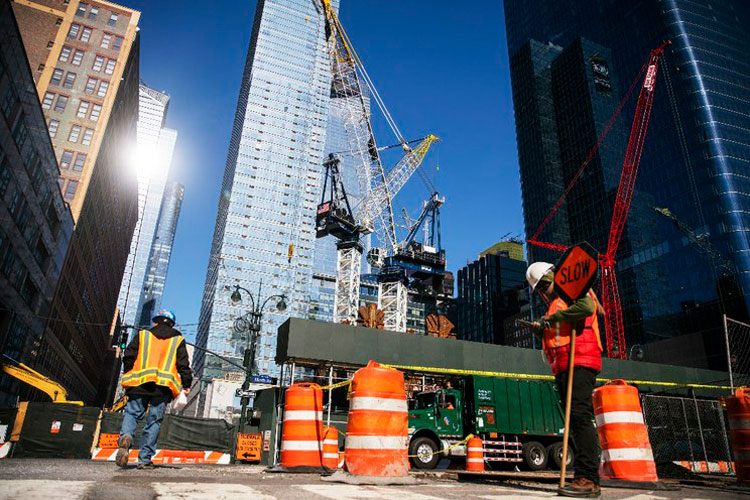 Muertes en Nueva York por coronavirus suben a 385, 100 en un solo día