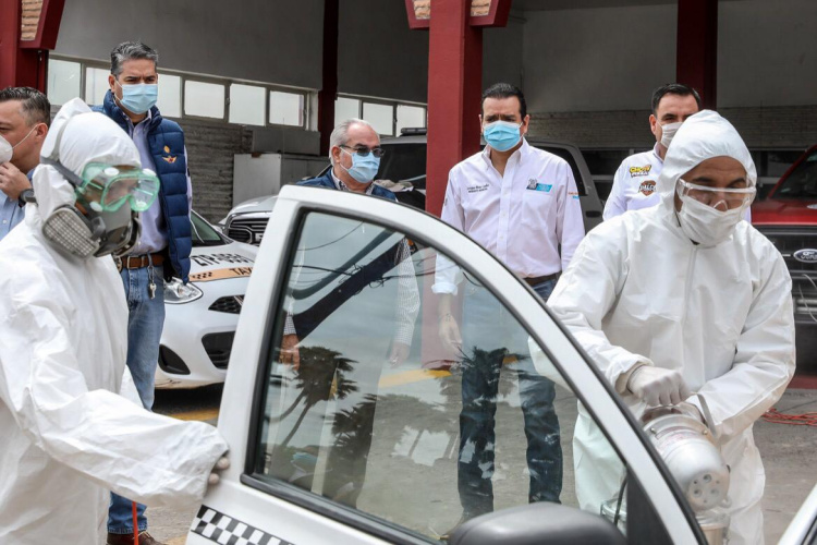 Desinfecta Municipio flotilla de taxis de CTM
